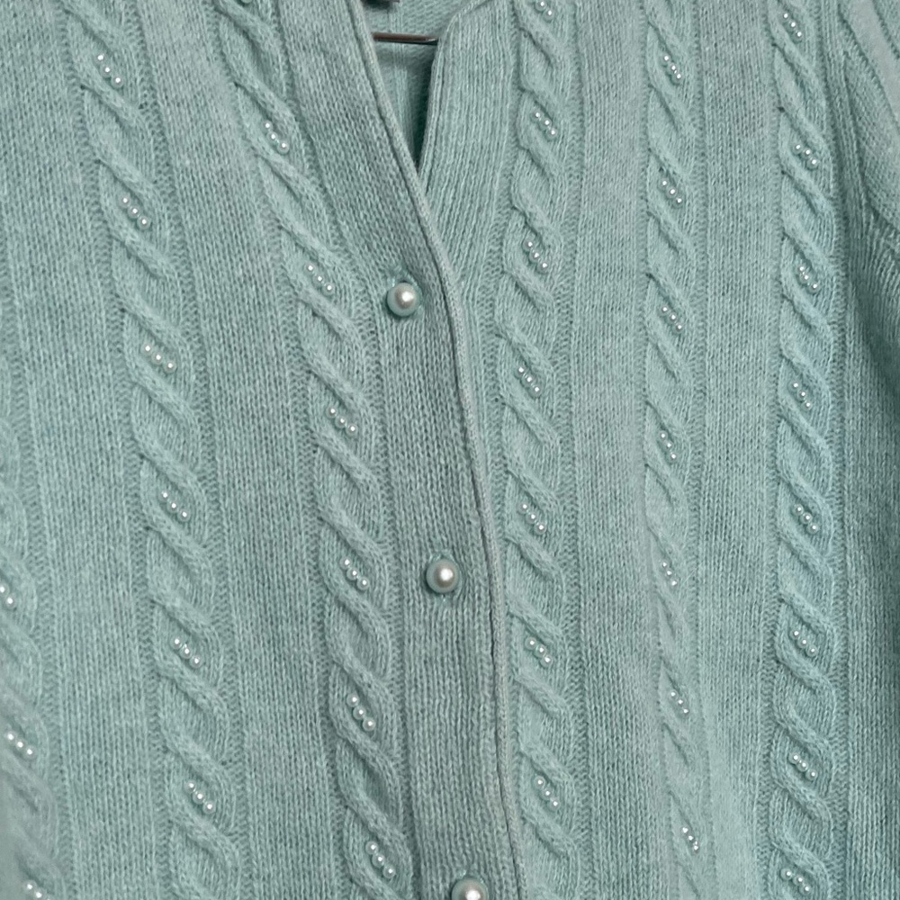 Lauren Cole Petites Vintage Lambswool Sweater - Picture 5 of 6